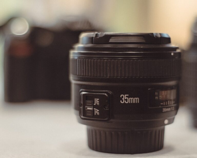 Top Tips for Choosing the Right Lens for Your Camera